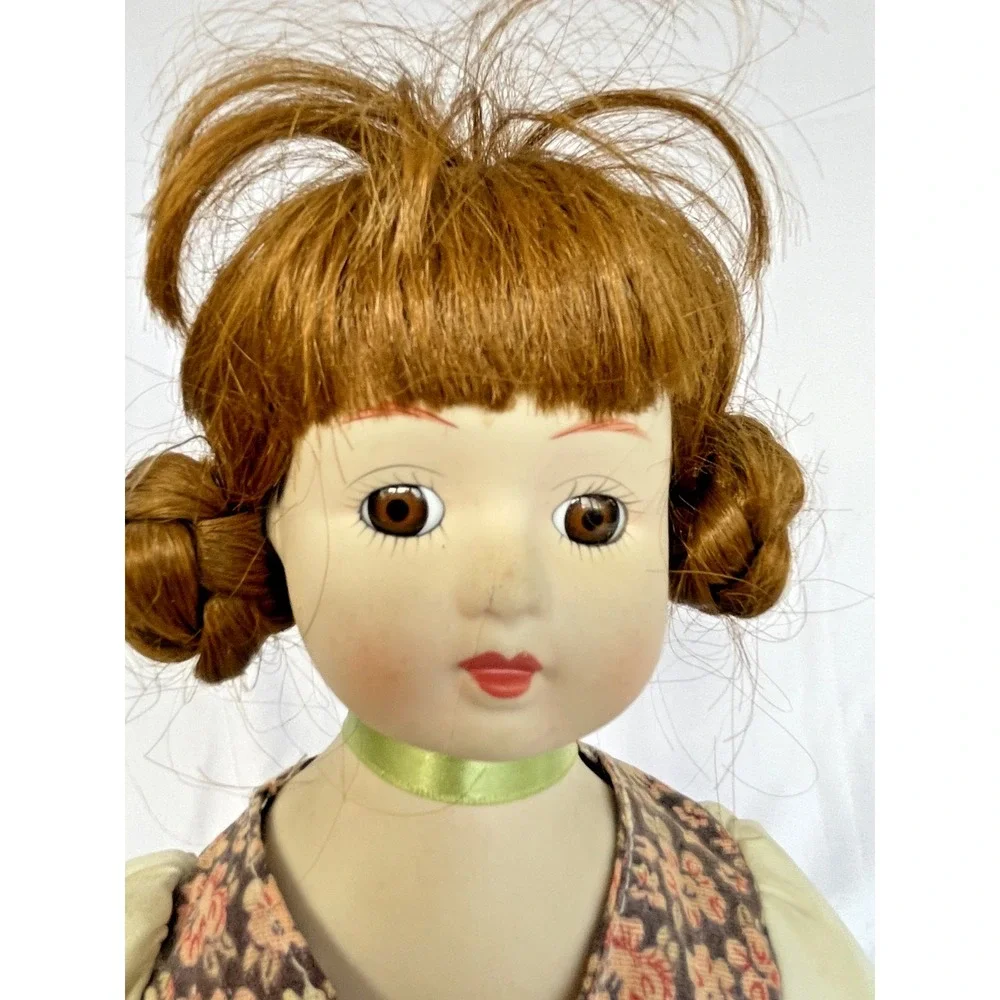 Heritage Dolls porcelain‎ MUSICAL w/ Strawberry Blonde hair 17